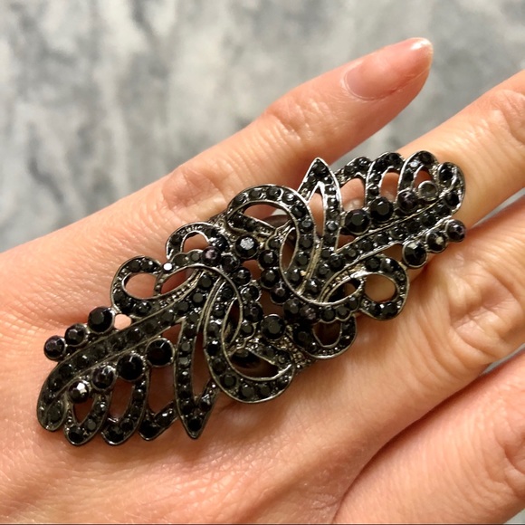 Black Gemstone Finger Ring - Picture 1 of 5